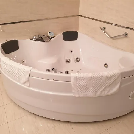 מלון Presidivm Palace 4*