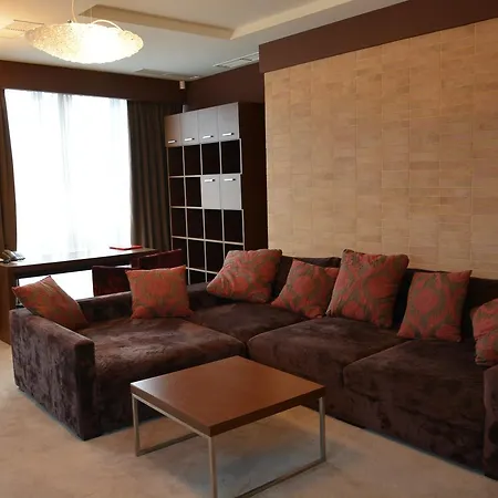 Хотел президиум палас