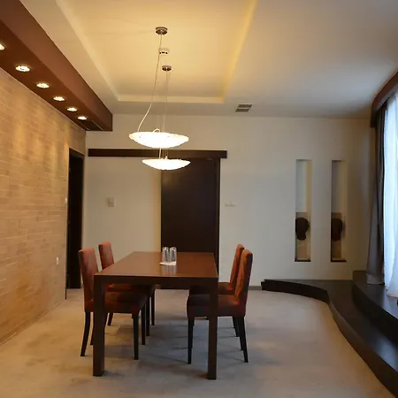Presidivm Palace מלון 4*